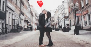 1 ano e 1 mês de namoro são quantos dias