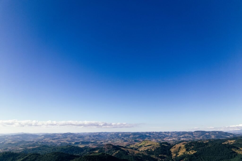 Por que o céu é azul durante o dia
